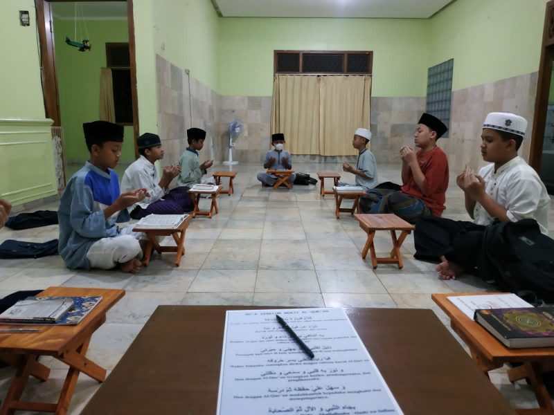 Pesantren al Hilal - Yatim, Tahfidz, Gratis