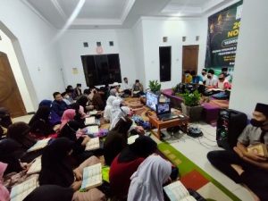 Puncak Tasmiul Quran 30 Juz Bersama Asatidz dan Santri Ponpes al Hilal