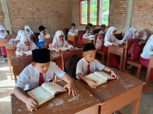 Mushaf Quran, Buku Islam, dan Iqra Telah Diterima di Sumatera Barat