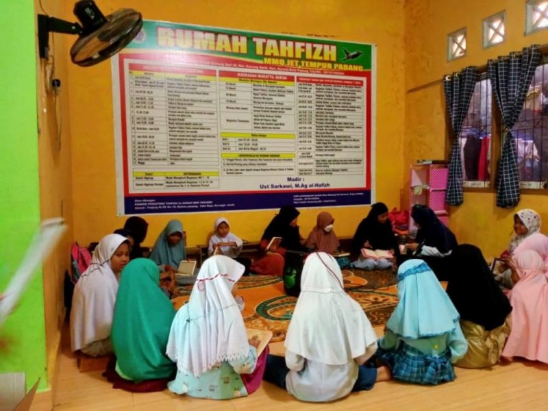 Pesantren al Hilal - Yatim, Tahfidz, Gratis