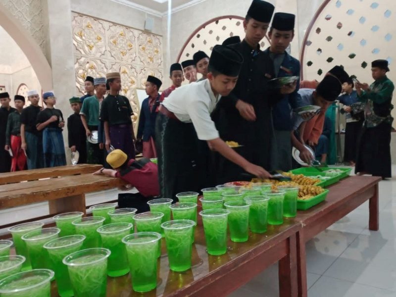 Pesantren al Hilal - Yatim, Tahfidz, Gratis