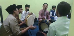 Suasana Ekstrakurikuler Hadroh di Pesantren al Hilal 3 Gegerkalong