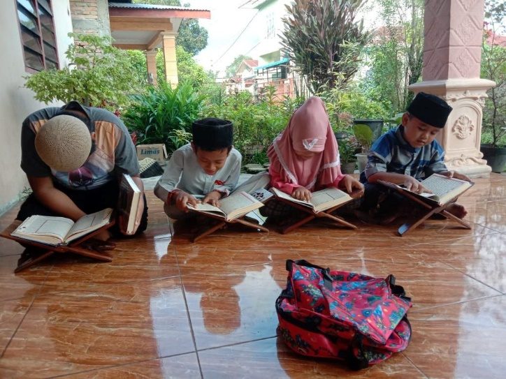 Pesantren al Hilal - Yatim, Tahfidz, Gratis