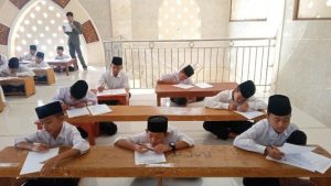 Suasana Ujian Tertulis Santri Penghafal Quran Ponpes Al Hilal 1 Cililin