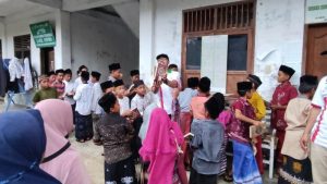 Tim SWQ Sumatera Jilid 2 Salurkan Wakaf untuk Santri di Pelosok Bireun