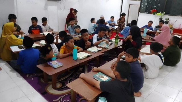 Pesantren al Hilal - Yatim, Tahfidz, Gratis