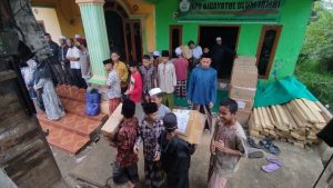 Penyaluran Wakaf Quran dan Buku Islam di Titik Kumpul Pertama Jambi