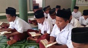 Wakaf Quran Diterima di Titik Penerima SWQ Sumatera Jilid 2