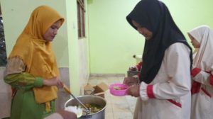 Buka Puasa Sunnah Pesantren Al Hilal 3 Gerlong Dilaksanakan