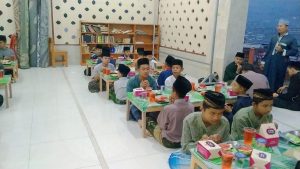 Buka Puasa Sunnah Bersama Santri Pesantren Al Hilal 1 Cililin