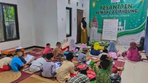 Ditutup dengan Penyaluran Mushaf Quran, Intip Kegiatan Santri Pesantren Al Hilal 2 Cipadung