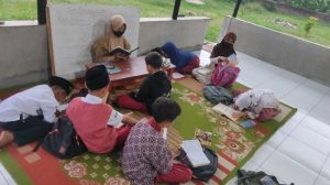 Intip Kegiatan Belajar di Rumah Tahfidz Al Hilal 5 Pasirbiru Yuk!