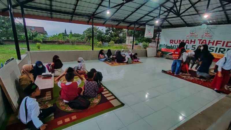 Pesantren al Hilal - Yatim, Tahfidz, Gratis