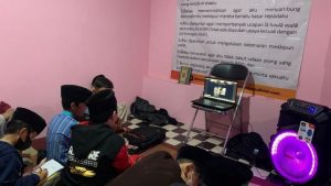 Kegiatan Belajar Santri Rumah Tahfidz Al Hilal 6 Cisaranten