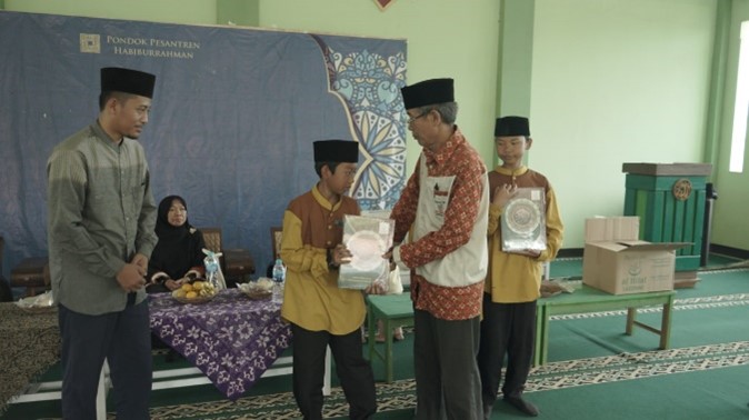 Pesantren al Hilal - Yatim, Tahfidz, Gratis