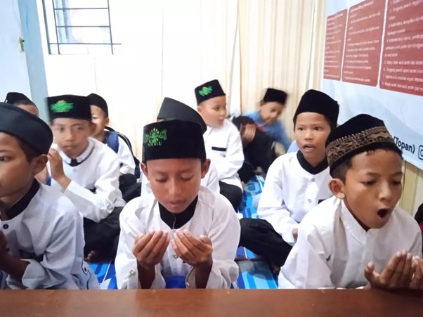 Pesantren al Hilal - Yatim, Tahfidz, Gratis