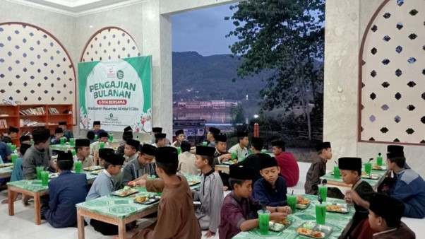 Pesantren al Hilal - Yatim, Tahfidz, Gratis