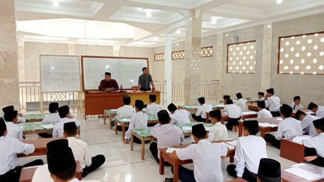 Pesantren al Hilal - Yatim, Tahfidz, Gratis