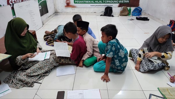 Pesantren al Hilal - Yatim, Tahfidz, Gratis