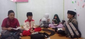 Kegiatan Belajar Santri Rumah Tahfidz Al Hilal 6 Cisaranten