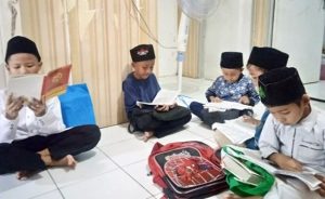 Kegiatan Santri Al Hilal 4 Cirebon Saat Menghafal Quran