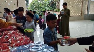 Makan Bersama Santri Yatim Penghafal Al Quran Al Hilal 1 Cililin