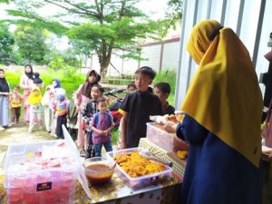 Makan Bersama Santri Yatim Penghafal Al Quran Al Hilal 5