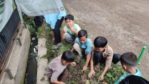 Intip Kembali Tren Clean Para Santri Pesantren Al Hilal 7