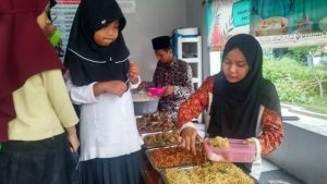 Jumat Berkah Makan Bersama Santri Rumah Tahfidz Al Hilal 4