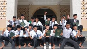 Pembagian Raport Santri Pesantren Al Hilal 1 Cililin