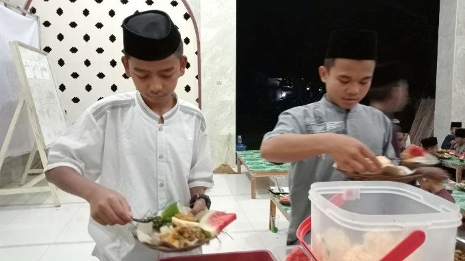 Pesantren al Hilal - Yatim, Tahfidz, Gratis