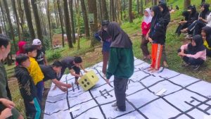 Hiking Edukatif dan Ceria ala Santri Pesantren Al Hilal 2 Cipadung