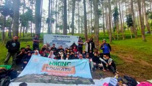 Hiking Edukatif dan Ceria ala Santri Pesantren Al Hilal 2 Cipadung