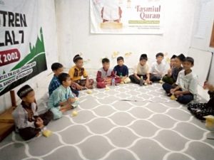 Intip Kembali Hangatnya Suasana Buka Puasa Sunnah Santri