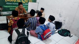 Suasana Belajar Tahsin & Tahfidz, Hingga Pembagian Makanan