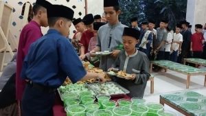 Hangatnya Buka Puasa Bersama Kembali Dinikmati Puluhan Santri