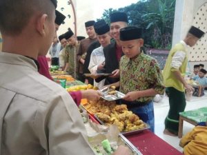 Hangatnya Buka Puasa Sunnah Senin Kembali Dinikmati