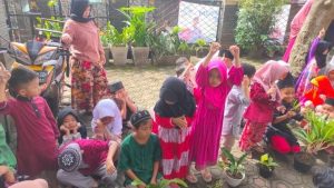 Keseruan Tren Clean dan Tanam 1000 Tanaman Hias