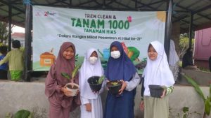 Keseruan Tren Clean dan Tanam 1000 Tanaman Hias