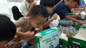 Asyiknya Buka Puasa Bersama SantriAl Hilal 8 Hari Ke-Enam