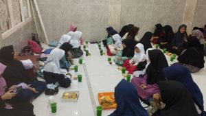 Buka Puasa Bersama Santri Pesantren Al Hilal 1 Cililin Hari Ke-7