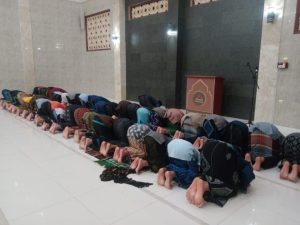 Intip Suasana Solat Nisfu Syaban di Masjid Marwah Cililin Yuk