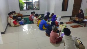 Mengaji Dan Mewarnai Bersama Adik-Adik Pesantren Al Hilal 2