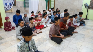 Ngaji Subuh Ramadhan 1444 H Pertama Pesantren Al Hilal 3