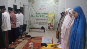 Suasana Shalat Tarawih Santri Pesantren Al Hilal Hari Kedua!