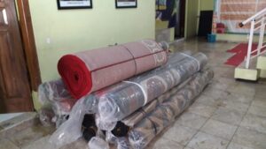 Puluhan Lembar Wakaf Karpet Telah Diterima Santri Al Hilal