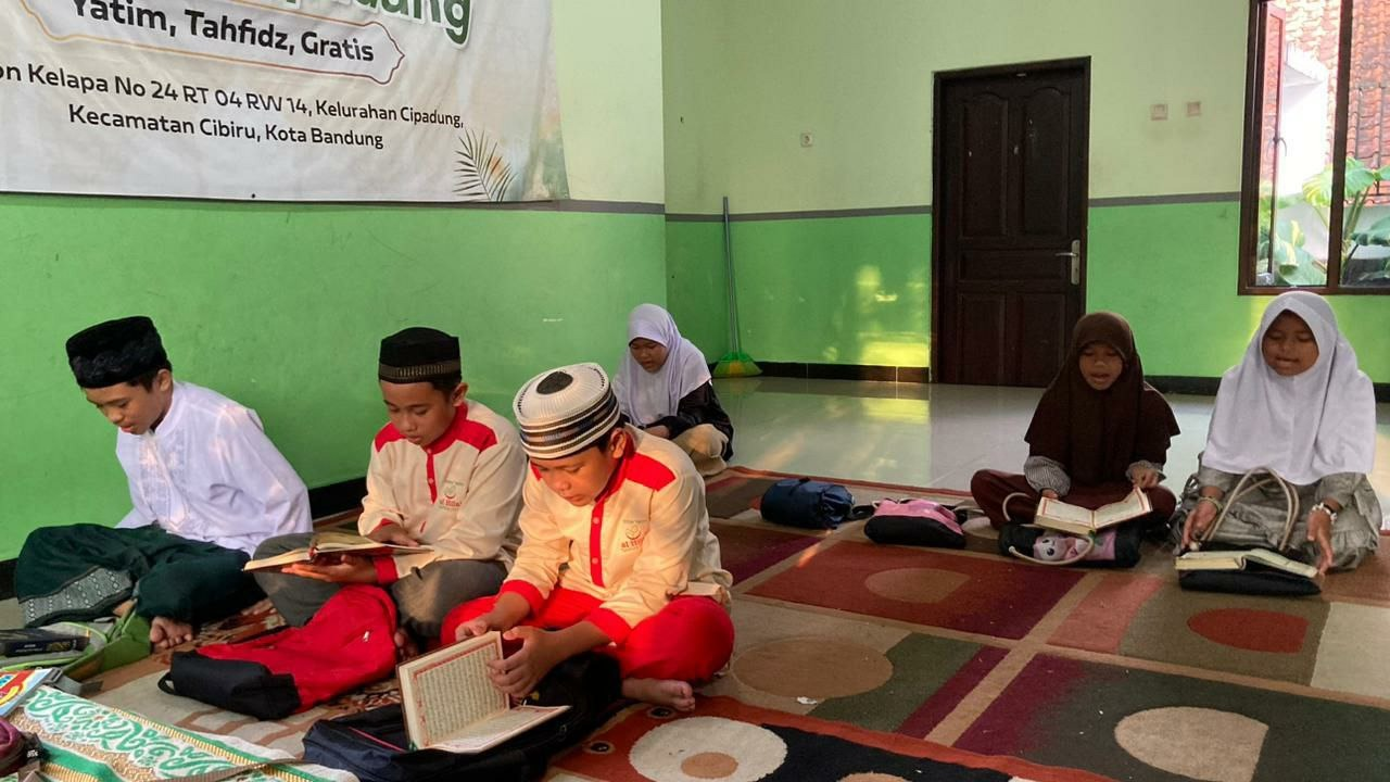 Pesantren al Hilal - Yatim, Tahfidz, Gratis