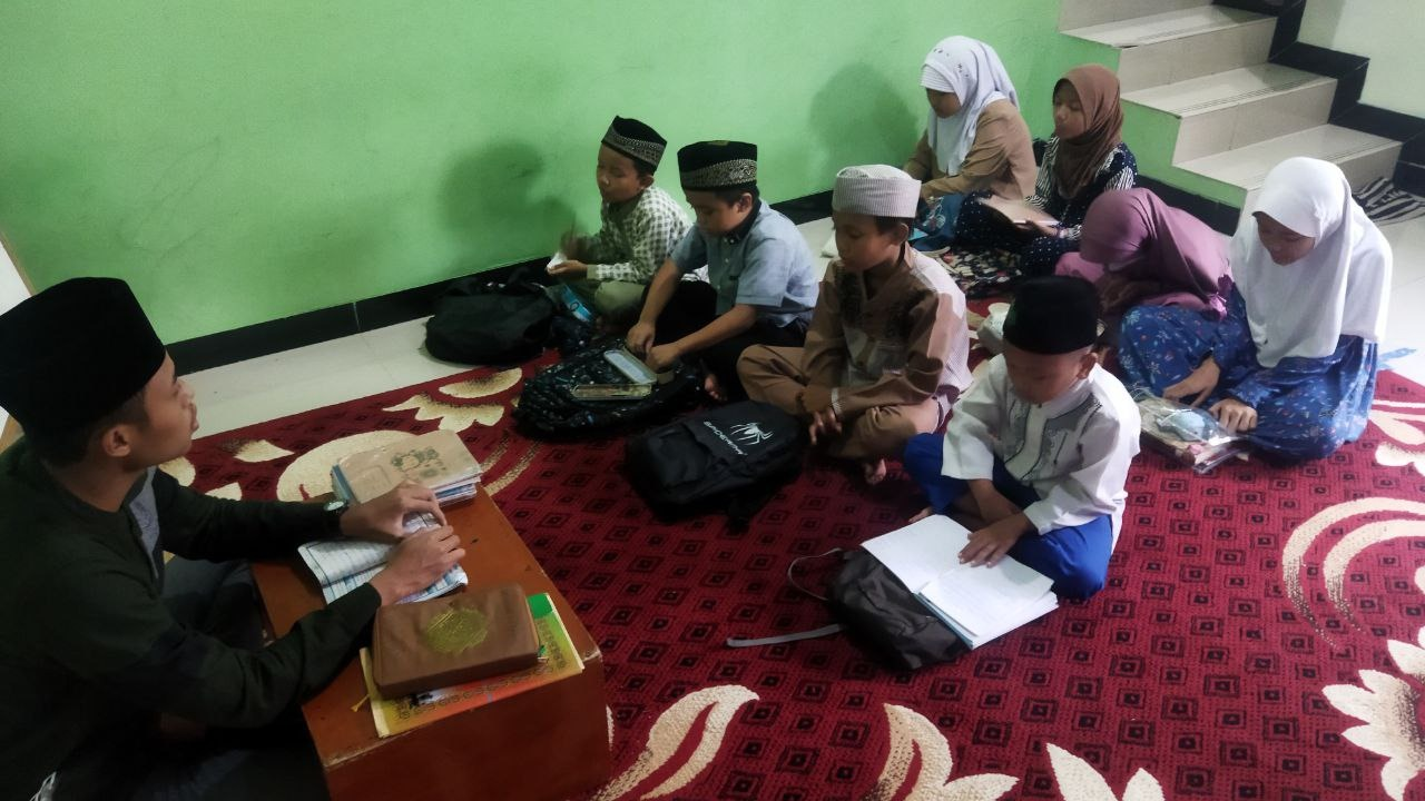 Pesantren al Hilal - Yatim, Tahfidz, Gratis