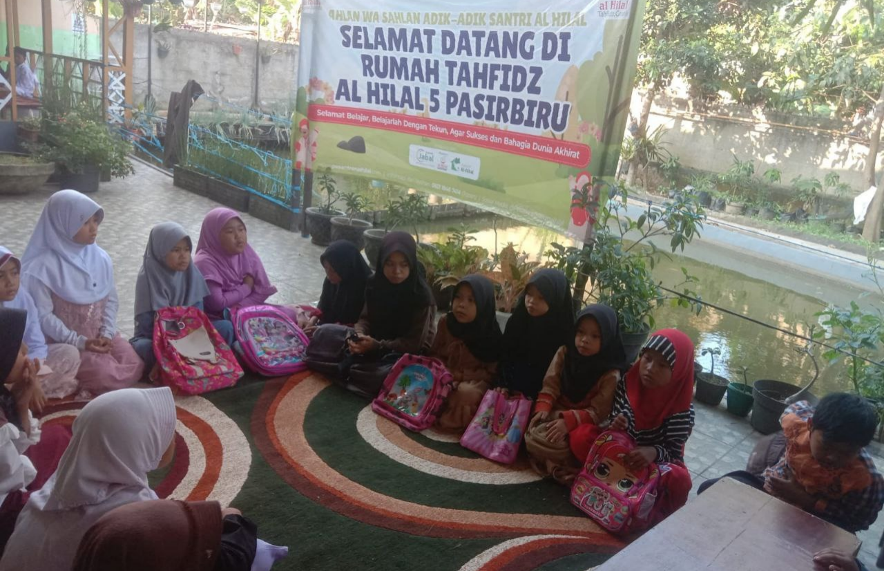 Pesantren al Hilal - Yatim, Tahfidz, Gratis