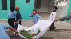 Giat Kebersihan Hingga Buka Shaum Sunnah Senin Bersama